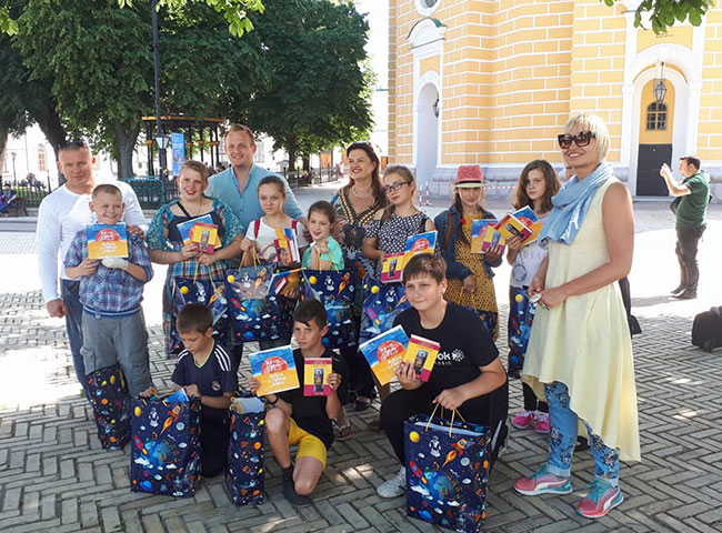 Матеріальна допомога дітям війни від компанії Смарт-Безпека.