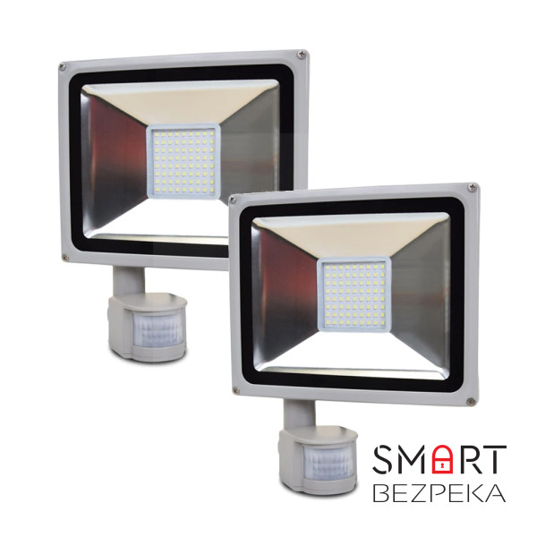 Комплект з двох LED-прожекторів Lightwell LW-50W-220PIR з датчиком руху
