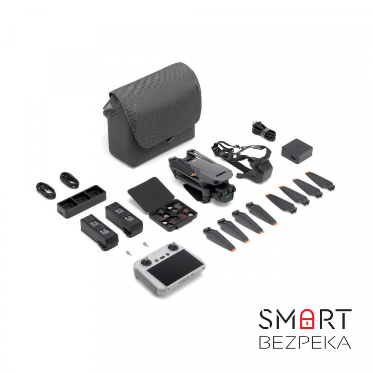 Квадрокоптер DJI Mavic 3 Pro Fly More Combo с DJI RC (CP.MA.00000660.01) с 3 камерами