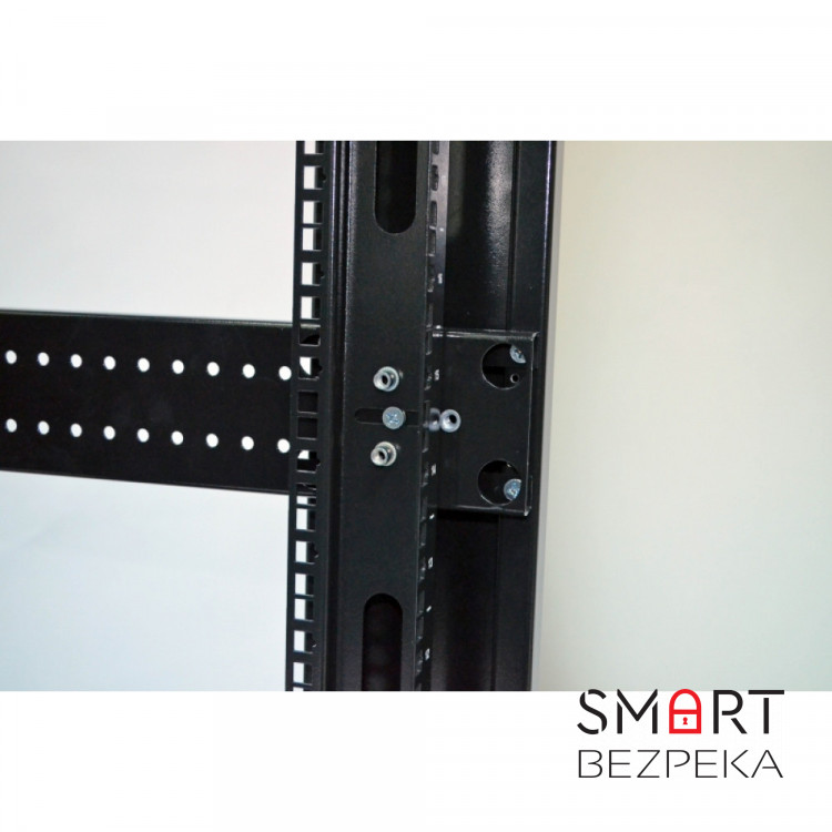 Шафа серверна CMS 28U 610 х 675 UA-MGSE2866MB посилена для мережевого обладнання