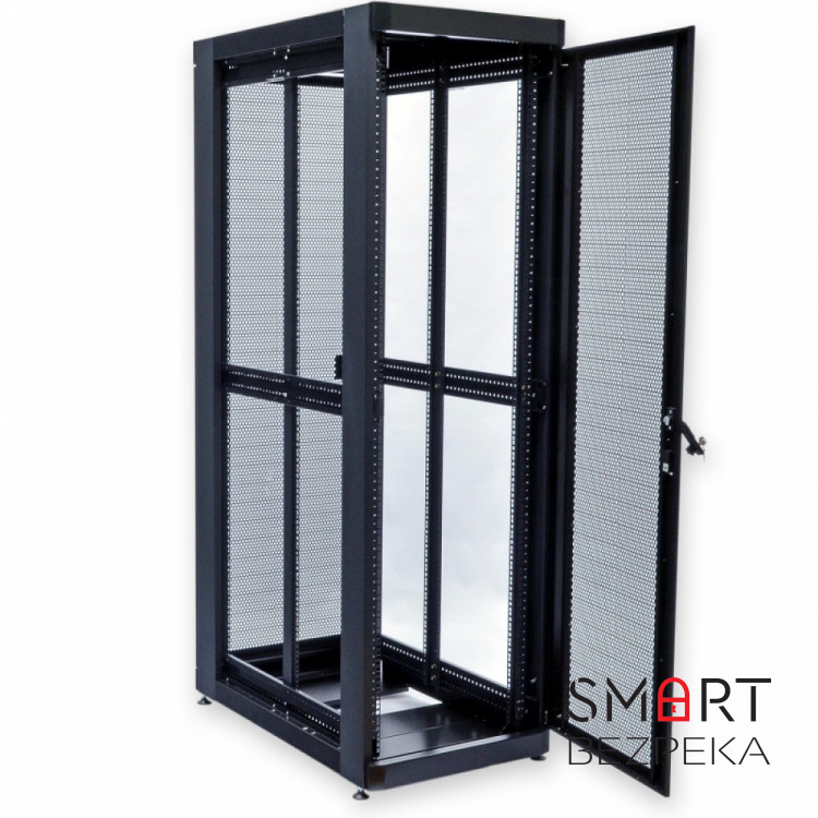 Шкаф серверный CMS 33U 610 х 1055 UA-MGSE33610MPB усиленный с перфорированной дверью для сетевого оборудования
