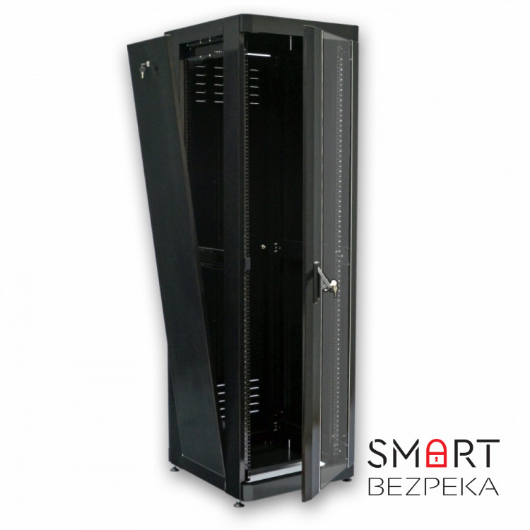 Шкаф серверный CMS 42U 610 х 675 UA-MGSE4266MB усиленный для сетевого оборудования
