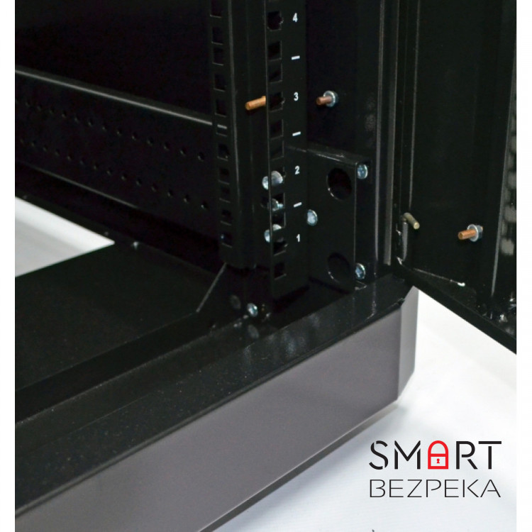 Шкаф серверный CMS 42U 610 х 1055 UA-MGSE42610MPB усиленный с перфорированной дверью для сетевого оборудования