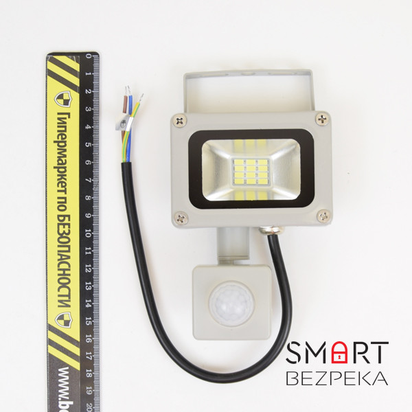 LED-прожектор Lightwell LW-10W-220PIR з датчиком руху