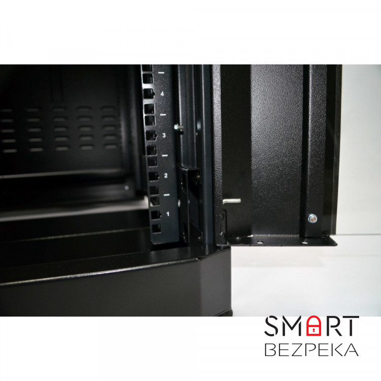 Шафа серверна CMS 42U 610 х 1055 UA-MGSE42610MB посилена для мережевого обладнання