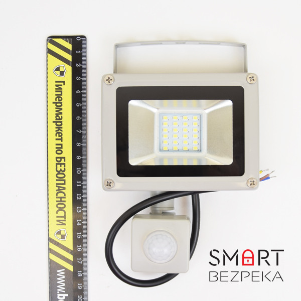 LED-прожектор Lightwell LW-20W-220PIR з датчиком руху