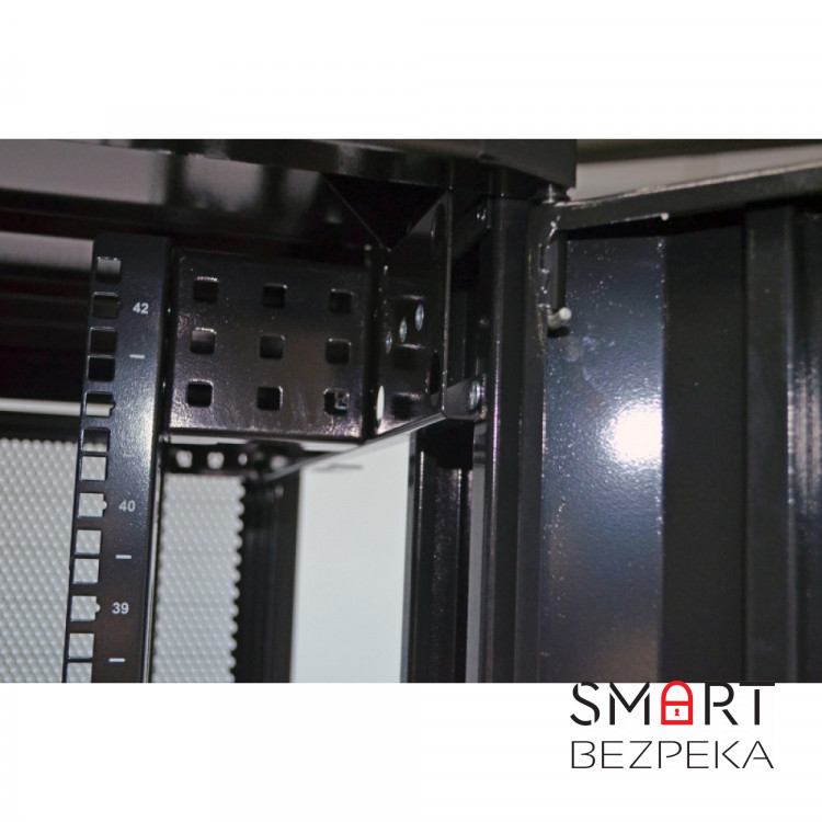 Шафа серверна CMS 42U 800 х 865 UA-MGSE4288PB з перфорованими дверима для мережевого обладнання