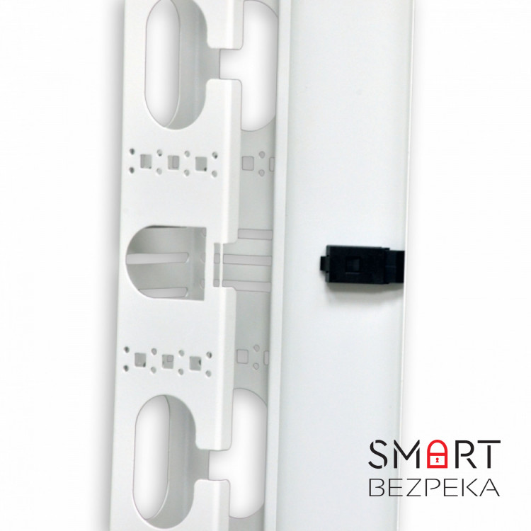 Боковий організатор кабелю з кришкою до шаф CMS MGSE 42U, сірий