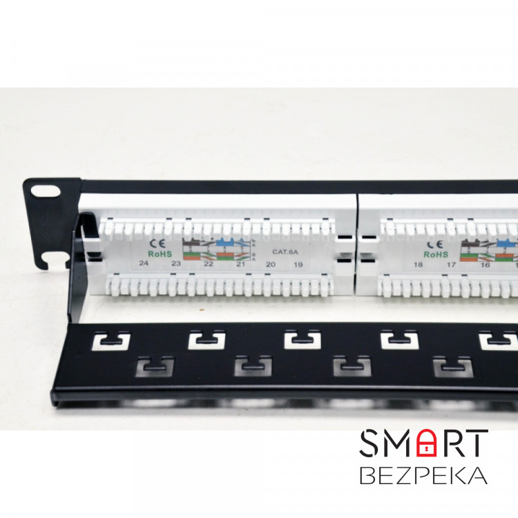 Патч-панель CMS 19" 24xRJ-45 UTP, кат. 6a з організатором кабелю і пластиковими шторками